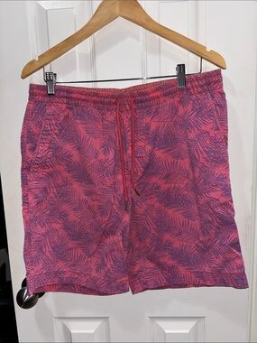 English Laundry Pink and Navy Leaf-Print Athletic Shorts